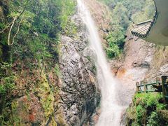 -南昆山川龙瀑布