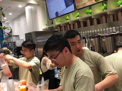 -CoCo都可(湖滨银泰店B区店)