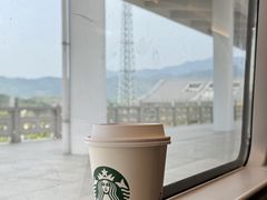 -星巴克(青岛火车北站候车大厅店)