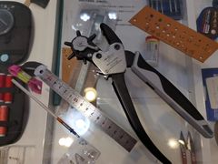 -爱革·洗衣改衣·洗鞋修鞋·洗包修包·奢侈品护理(宝地广场店)