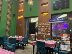 -香巴拉云南餐厅(华莱坞店)