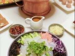 -鑫渔港海鲜本地菜·山海关浑锅(东戴河店)