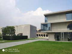 -龙美术馆西岸馆-停车场