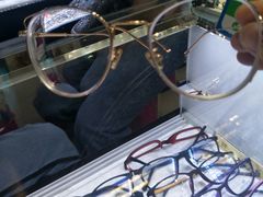 -臻美视爵眼镜·明月·依视路·蔡司折扣店(广渠门店)