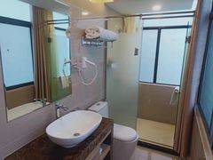 -柏曼酒店(合肥国购广场三里庵地铁店)