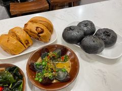 -李与白包子铺(桐梓林店)