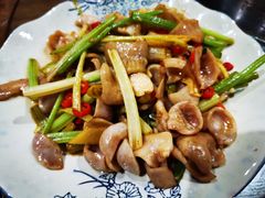 双椒鱼肚-阿婉贵州苗家酸汤鱼(梅林店)