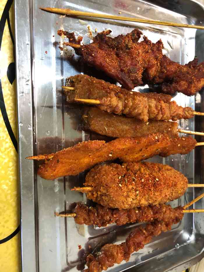 小两口串吧-"吃了好多年的小店了,去年从美美底下搬到了.