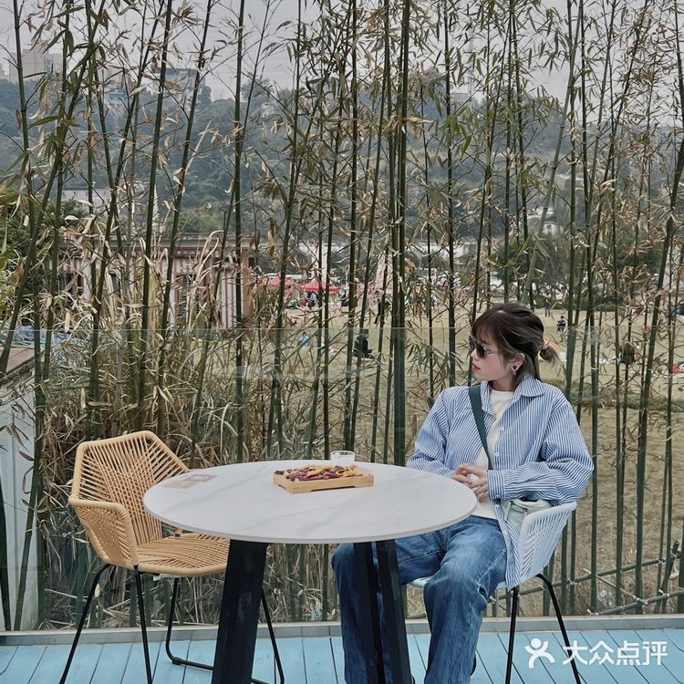 重庆首家露营地火锅 露天草坪火锅太浪漫了