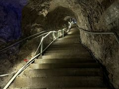 -贵阳猴耳天坑·极限酷玩公园
