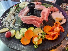 -豚豚家돈돈가韩国锅盖烤肉(新北万达店)