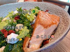 煎三文鱼牛油果色拉-Wagas沃歌斯(北京君太百货店)