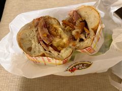 -Bánh Mì Huynh Hoa