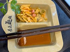 -亮亮面馆(经六路店)