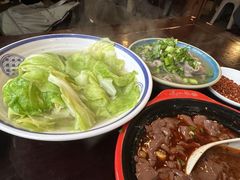 -大众跷脚牛肉馆·非遗传承单位(峨眉山店)