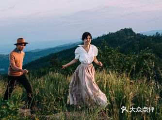一定要拍!花与少年的油画感婚纱照