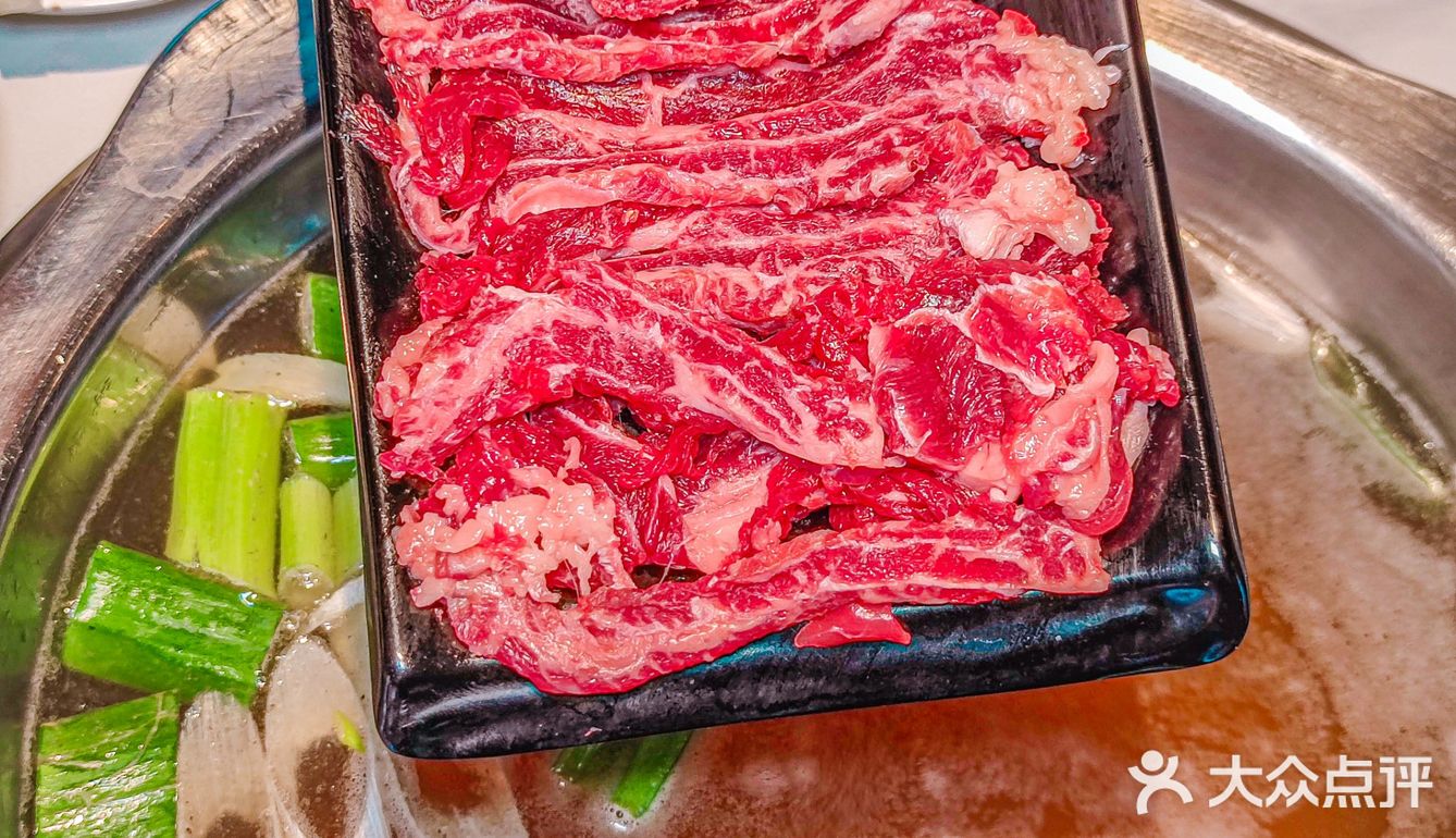 第一次吃贵州牛肉火锅，真是太惊艳啦[惊叹]
