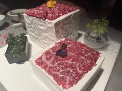 -左庭右院鲜牛肉火锅黑金店(陆家嘴中心店)