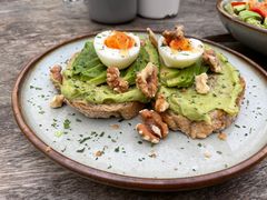 牛油果煮蛋吐司-RAC BAR(安福路店)