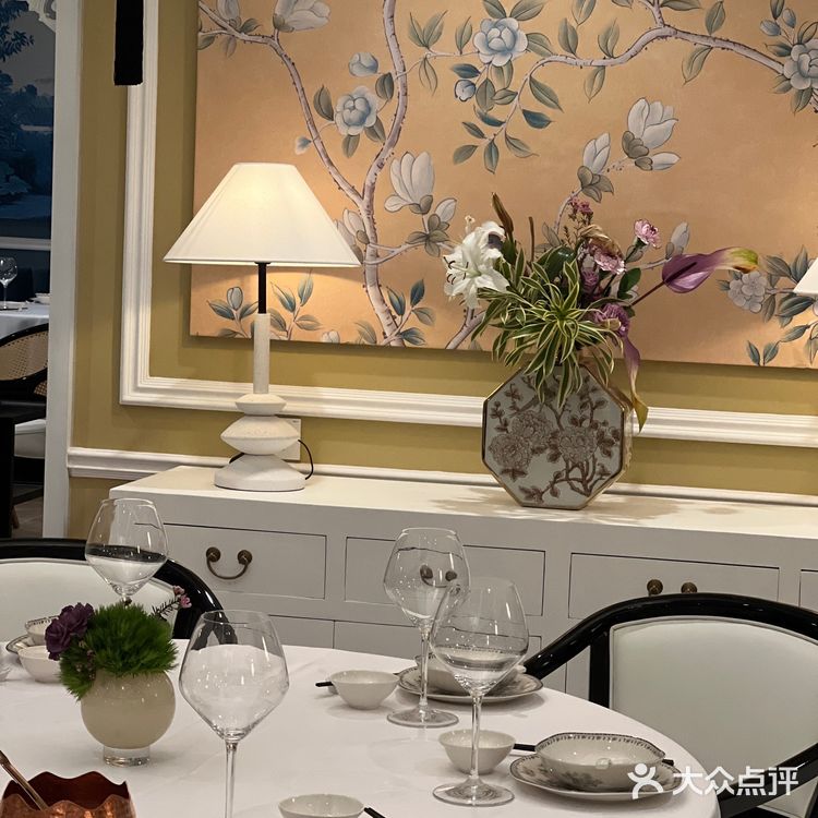 约会必打卡港式火锅界的香奶奶登陆上海啦🫕