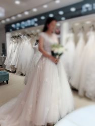 点击看大图 -予白婚纱礼服馆