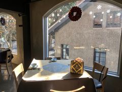 靠窗位-穹六人间 people 6(岳阳路店)