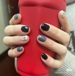 -安吉拉·纤纤玉指美甲美睫创意中心