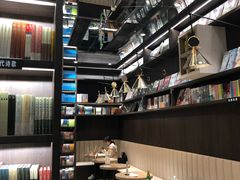 -钟书阁(群光广场店)