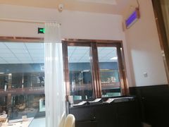 -煲王粤菜餐厅(中侨中心店)