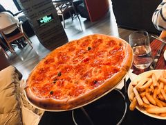 芝士披萨-WOLFGANG PUCK KITCHEN & BAR(迪士尼小镇店)