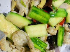 巴鱼炒胜瓜-飞尝蚝·顺德菜·鱼生(顺德总店)