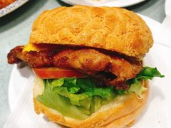 豬扒菠蘿油-华嫂冰室(尖沙咀店)