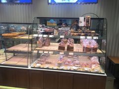 面包甜点陈列柜-巴黎贝甜(常德路店)