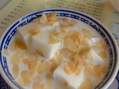 -广信牛奶甜品世家(台东店)