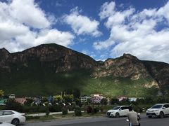 -百里峡七彩艺术小镇