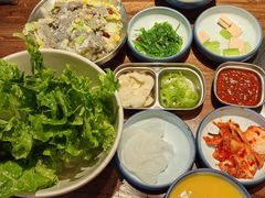 -明洞阿姨·韩式酱蟹烤肉·创意料理(三元桥店)