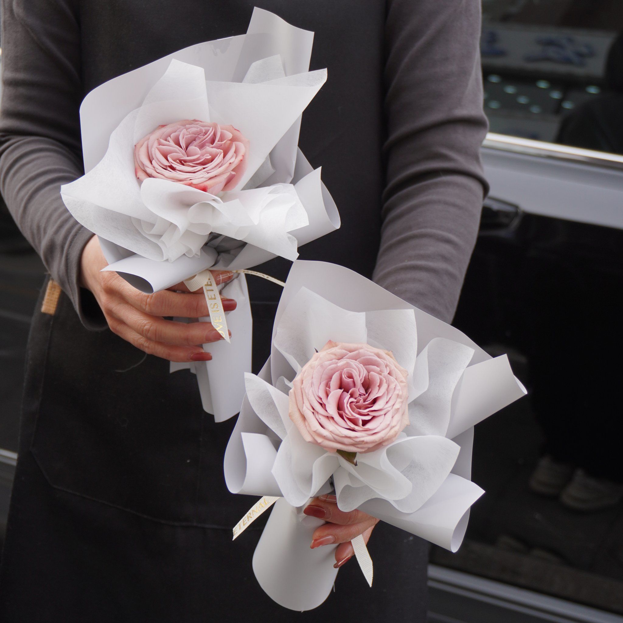 8日女神节单支玫瑰花束