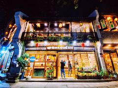 -猫的天空之城概念书店(杭州南宋御街店)