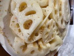 -宏兴烤鱼山庄(宣恩总店)