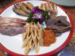 -万重锦·人文川菜馆(骡马市店)