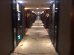 -武汉光谷广场杨家湾地铁站怡程酒店