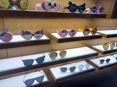 -罗伯特眼镜·蔡司官方授权(罗湖国贸店)
