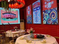 -刘姐啤酒鱼民族演艺餐厅(西街总店)