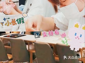 没有下雨的时候出来逛了，在小寨赛格的负二楼