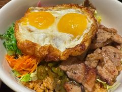 牛肝菌糖烤猪五花拌饭-SHAN山(前滩太古里店)