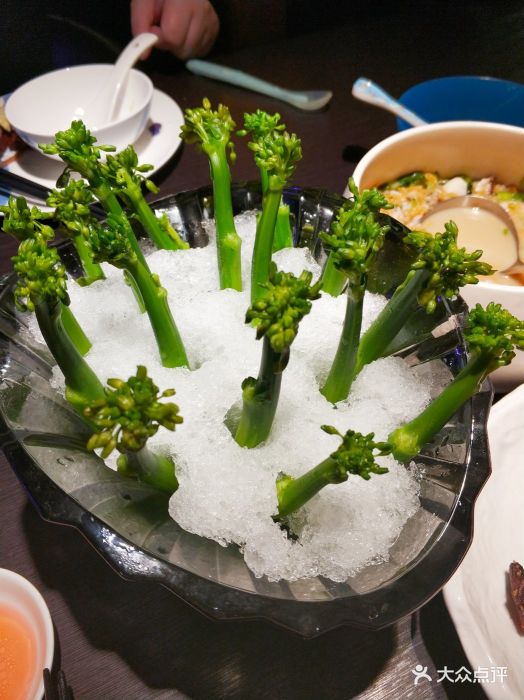 鹅夫人(巴黎春天浦建店)-冰镇芥兰-菜-冰镇芥兰图片-上海美食-大众点