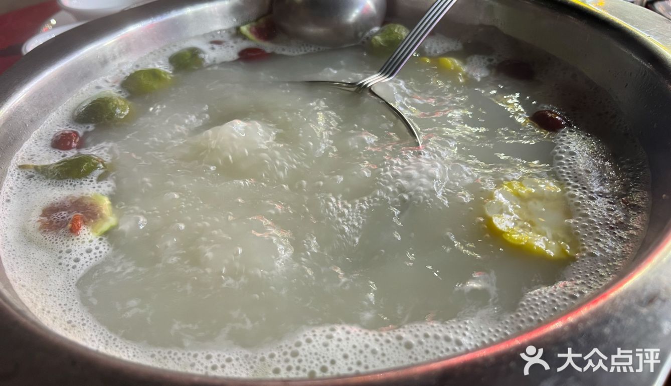 深圳前三脆皮鸡煲，牛肉火锅。