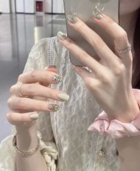 -悦指间美甲美睫