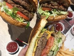 -The Habit Burger Grill 哈比特汉堡(复兴soho店)