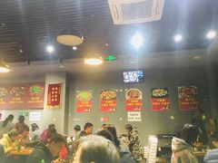 大堂-范贤光鸡公煲(平乐园总店)